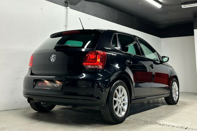 volkswagen-polo-bensin-2011-big-6