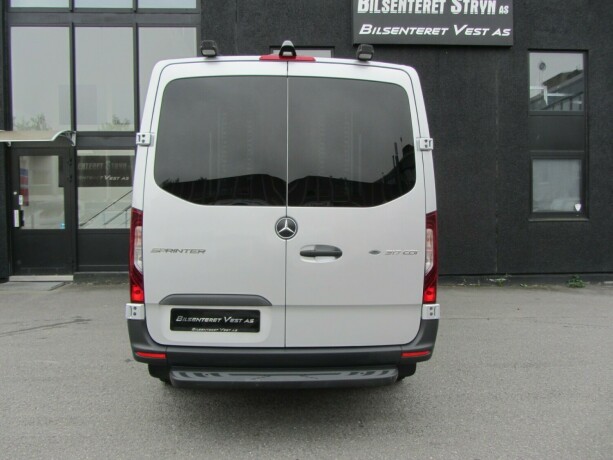 mercedes-benz-sprinter-diesel-2023-big-6