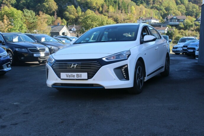 hyundai-ioniq-elektrisitetbensin-2017-big-1