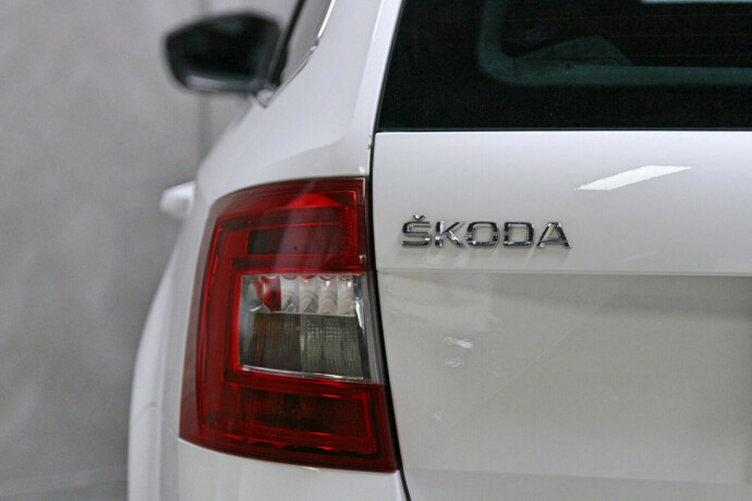 skoda-octavia-bensin-2014-big-22