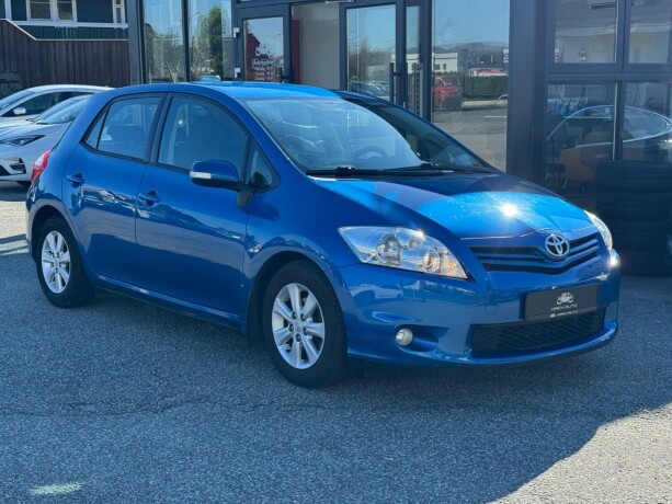 toyota-auris-diesel-2011-big-2