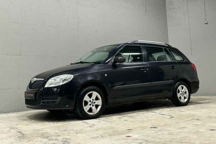 skoda-fabia-bensin-2009-big-0