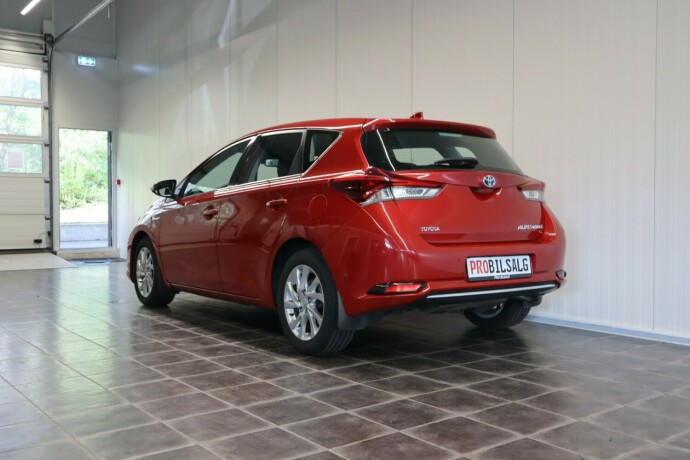 toyota-auris-elektrisitetbensin-2016-big-5