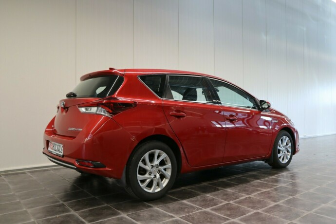 toyota-auris-elektrisitetbensin-2016-big-6