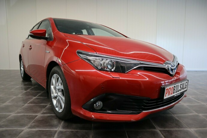 toyota-auris-elektrisitetbensin-2016-big-12