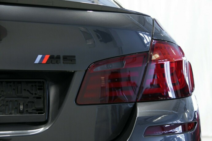 bmw-m5-bensin-2012-big-37