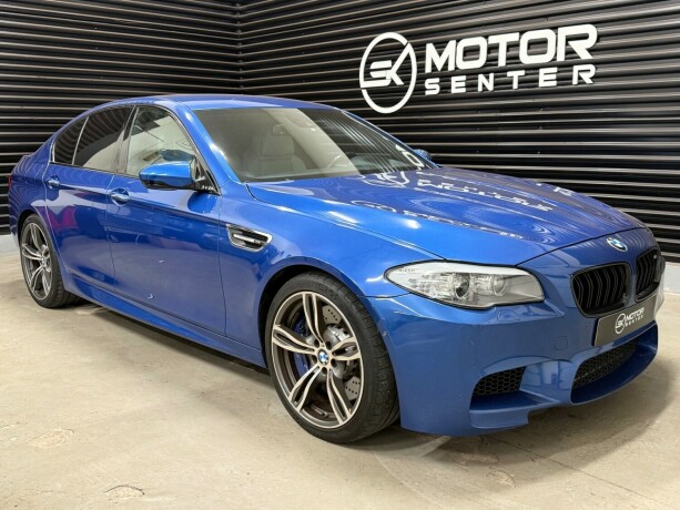 bmw-m5-bensin-2011-big-0