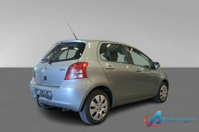 toyota-yaris-diesel-2007-big-2