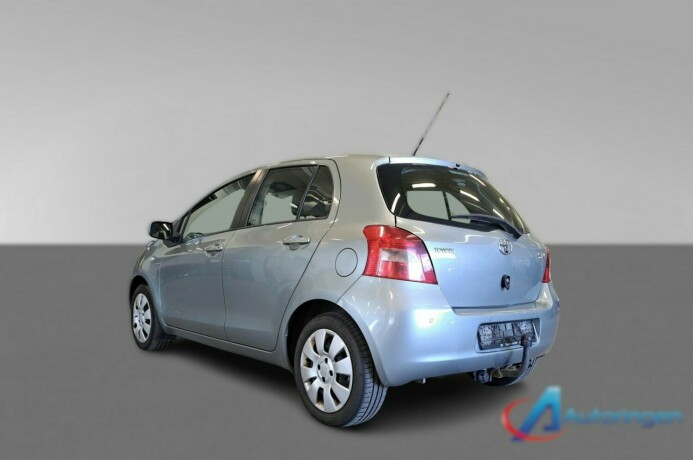 toyota-yaris-diesel-2007-big-1