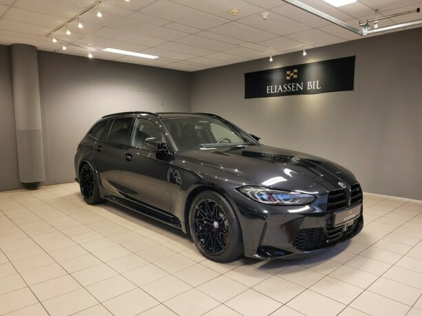 bmw-m3-bensin-2023-big-0