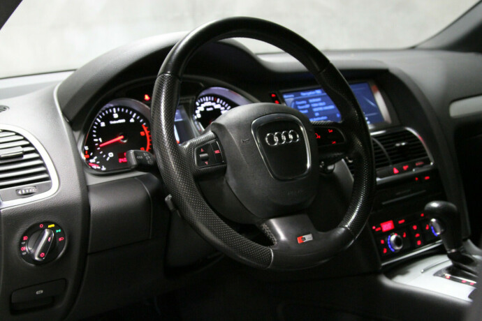 audi-q7-diesel-2010-big-21