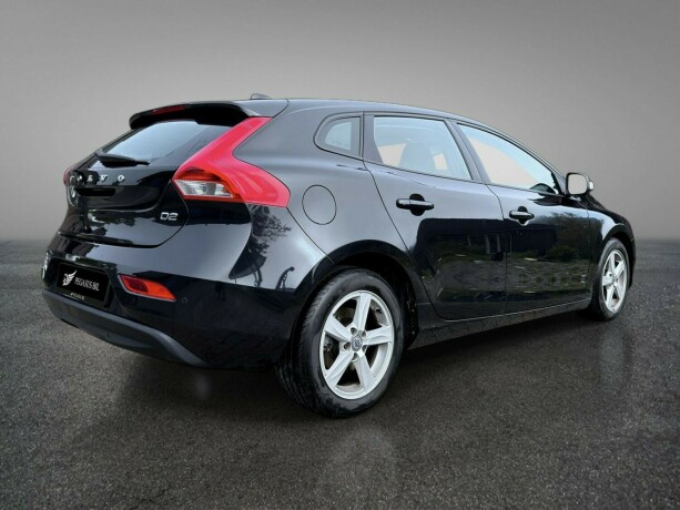 volvo-v40-diesel-2015-big-4