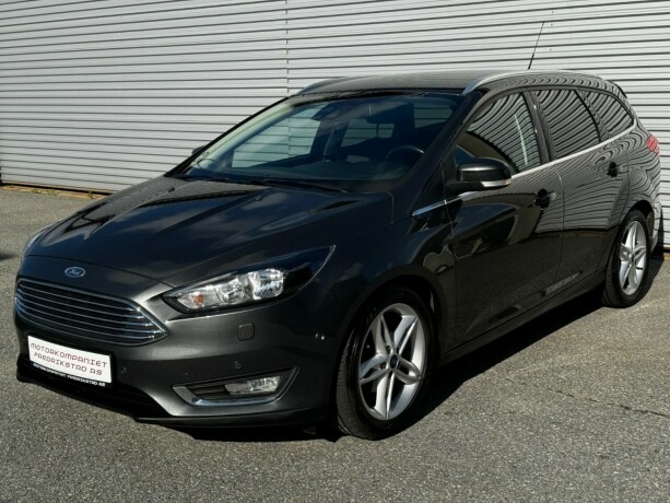 ford-focus-bensin-2016-big-0