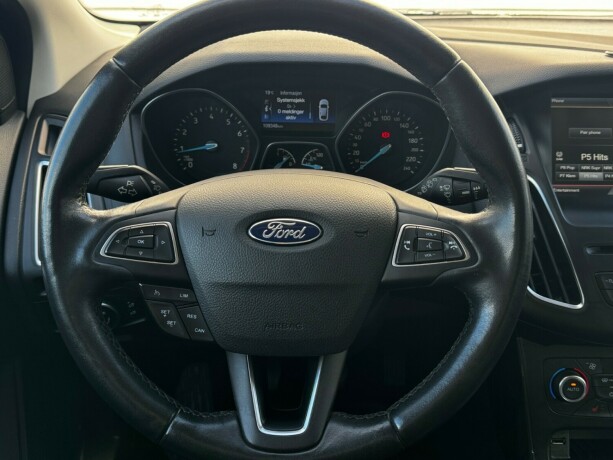 ford-focus-bensin-2016-big-15