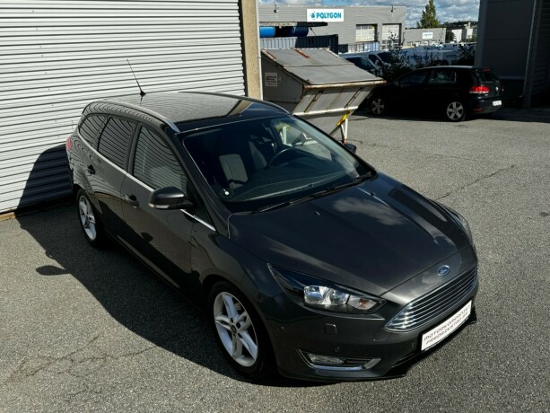 ford-focus-bensin-2016-big-4