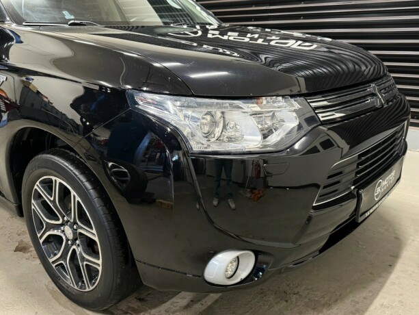 mitsubishi-outlander-elektrisitetbensin-2015-big-2