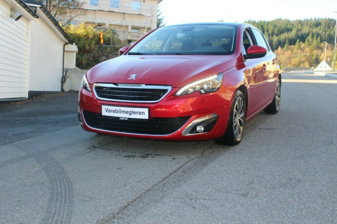 peugeot-308-bensin-2016-big-1