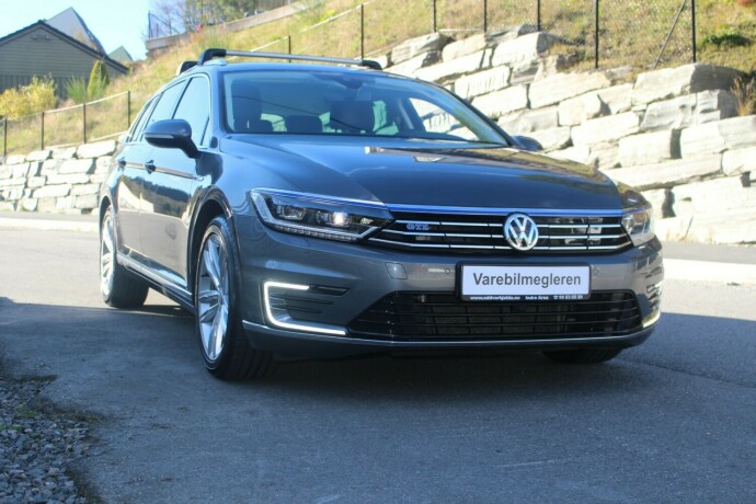 volkswagen-passat-elektrisitetbensin-2016-big-0