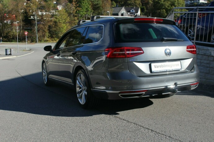 volkswagen-passat-elektrisitetbensin-2016-big-3