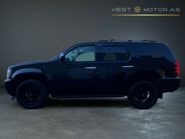 chevrolet-tahoe-gassbensin-2009-big-3