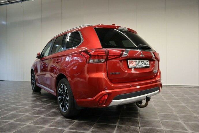 mitsubishi-outlander-elektrisitetbensin-2016-big-9