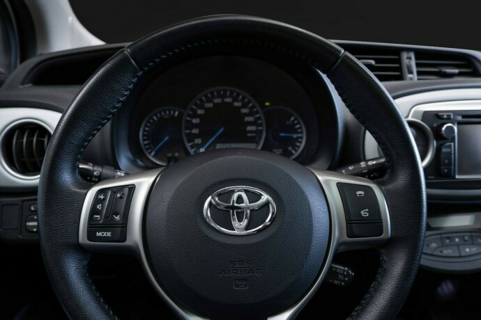 toyota-yaris-bensin-2013-big-12