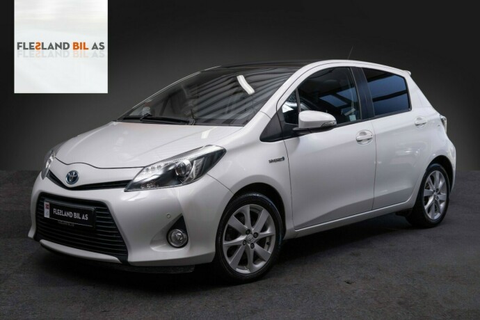 toyota-yaris-bensin-2013-big-0