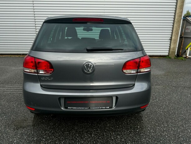 volkswagen-golf-bensin-2012-big-10