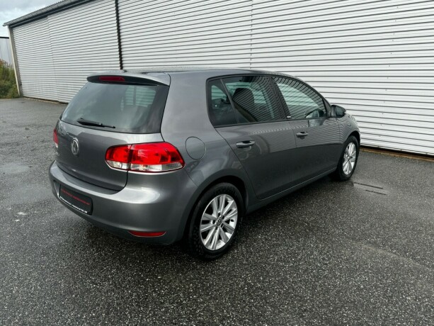 volkswagen-golf-bensin-2012-big-3