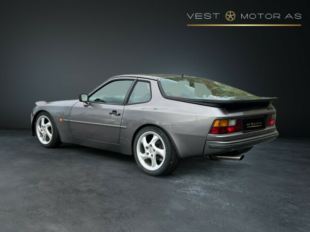 porsche-944-bensin-1982-big-4