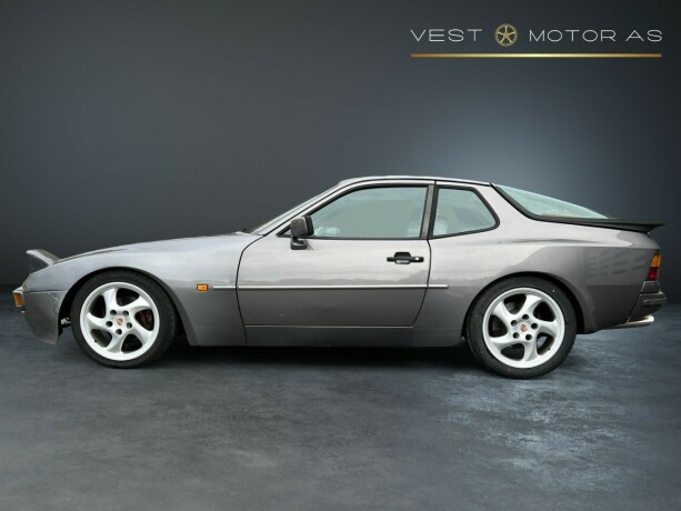 porsche-944-bensin-1982-big-3