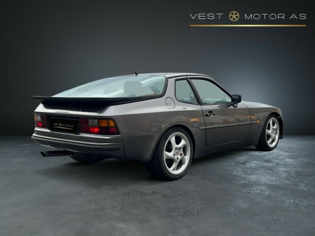 porsche-944-bensin-1982-big-7