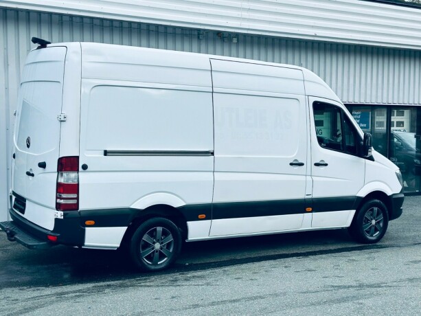 mercedes-benz-sprinter-diesel-2016-big-8