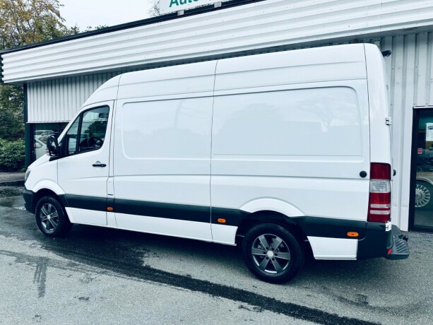 mercedes-benz-sprinter-diesel-2016-big-4