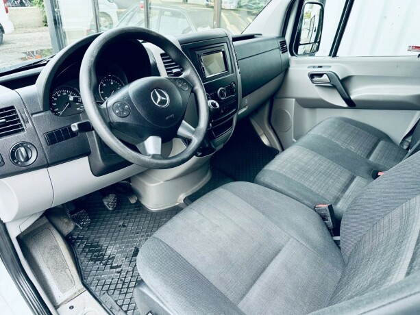 mercedes-benz-sprinter-diesel-2016-big-11