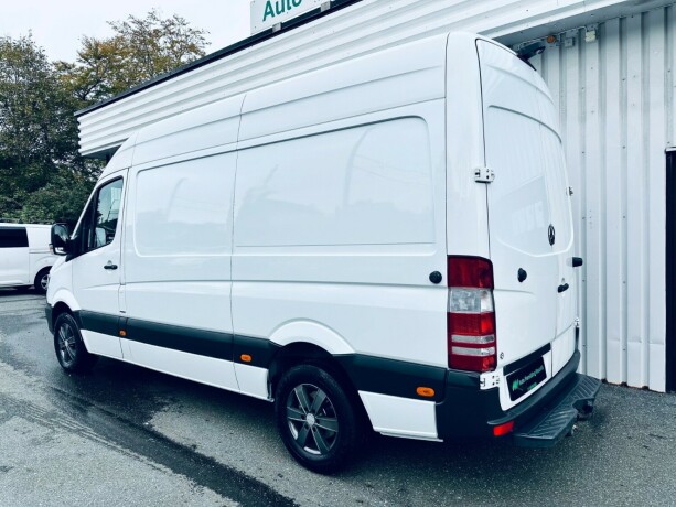 mercedes-benz-sprinter-diesel-2016-big-5