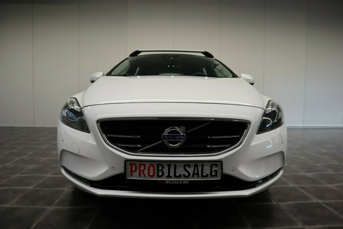 volvo-v40-diesel-2013-big-10