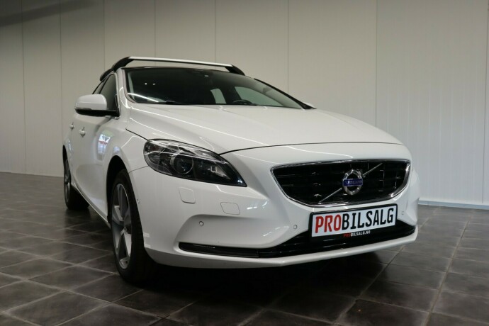 volvo-v40-diesel-2013-big-1