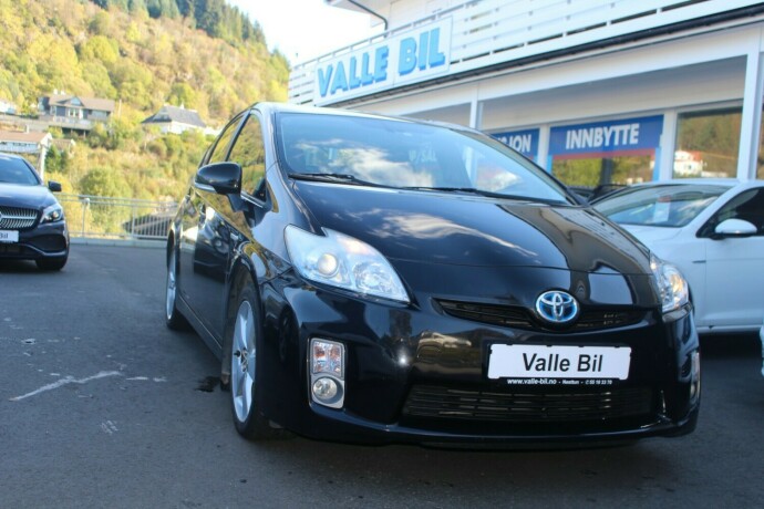 toyota-prius-elektrisitetbensin-2010-big-0