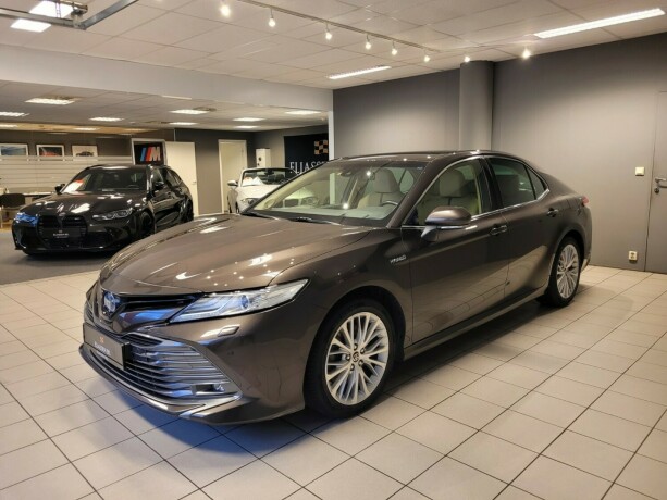 toyota-camry-elektrisitetbensin-2021-big-8