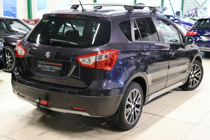 suzuki-sx4-s-cross-bensin-2014-big-2