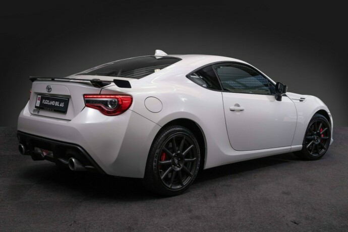 toyota-gt86-bensin-2020-big-10