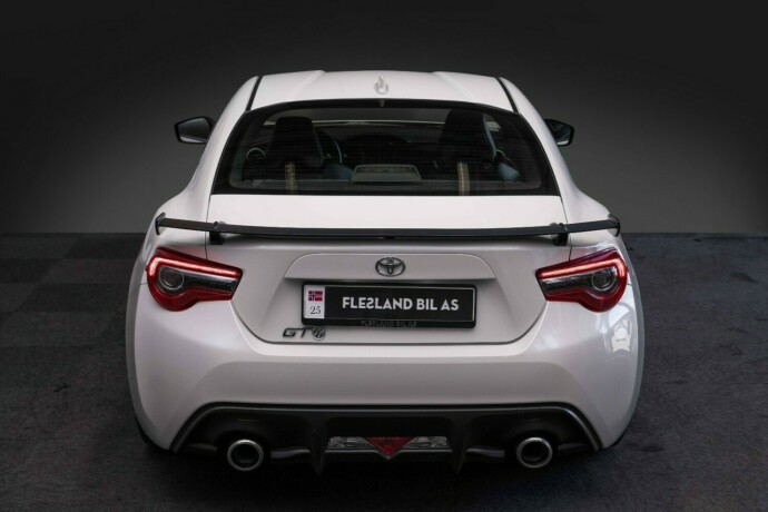 toyota-gt86-bensin-2020-big-12