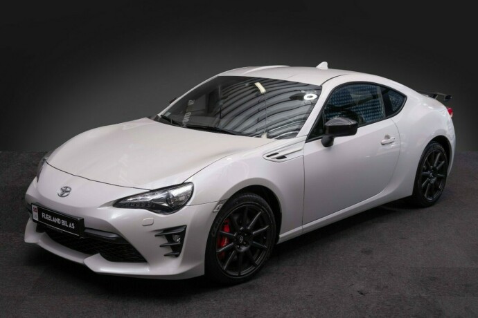 toyota-gt86-bensin-2020-big-1