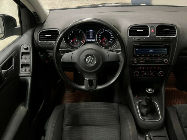 volkswagen-golf-bensin-2012-big-17