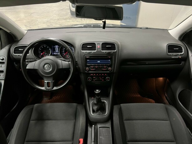 volkswagen-golf-bensin-2012-big-10