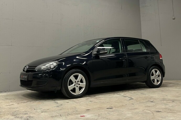 volkswagen-golf-bensin-2012-big-0