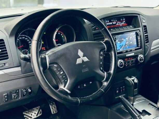 mitsubishi-pajero-diesel-2014-big-10