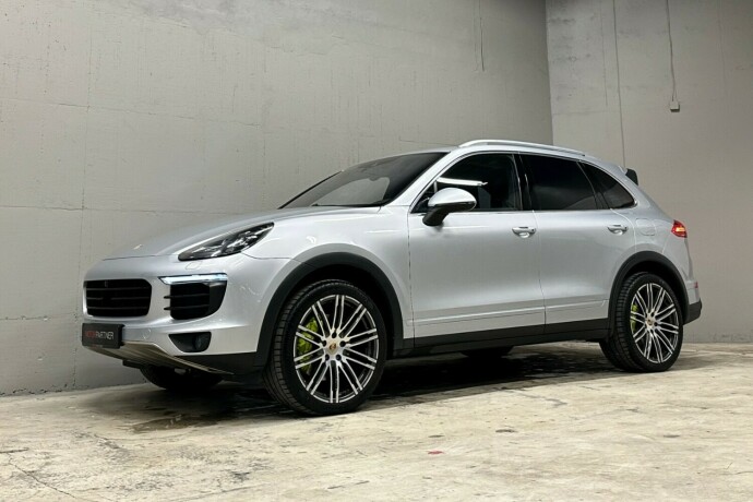 porsche-cayenne-elektrisitetbensin-2015-big-0