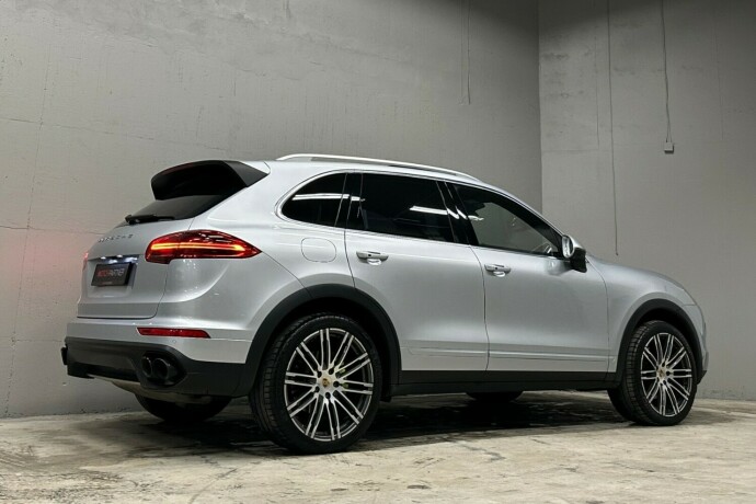 porsche-cayenne-elektrisitetbensin-2015-big-7